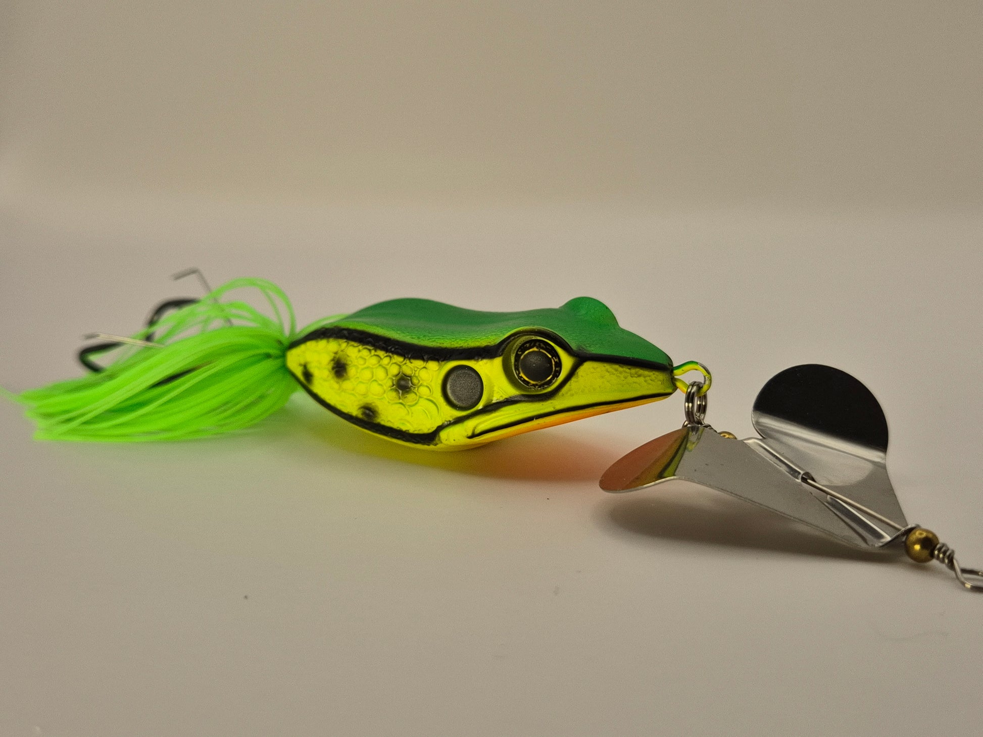 Killer Frog top water fishing bait buzzbait Green/yellow colour